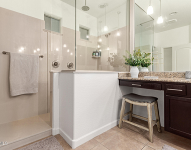 15866 N 76th Avenue - Photo Thumbnail 11