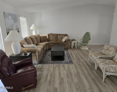 10838 W Acacia Drive - Photo Thumbnail 3