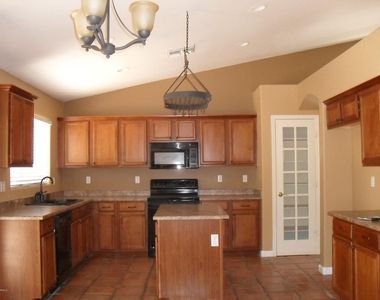 6423 W Villa Linda Drive - Photo Thumbnail 1