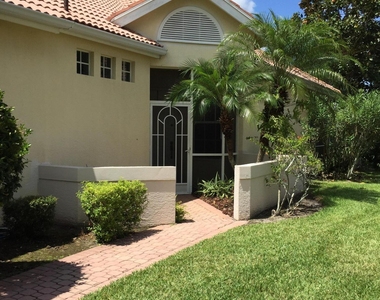 557 Sw New Castle Cove - Photo Thumbnail 7