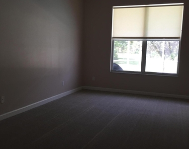 557 Sw New Castle Cove - Photo Thumbnail 11