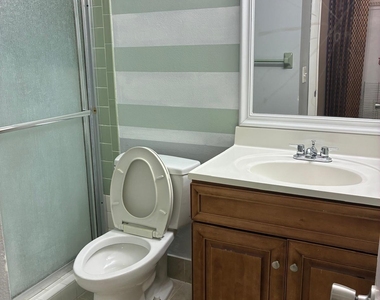 7300 Nw 5th Court - Photo Thumbnail 8
