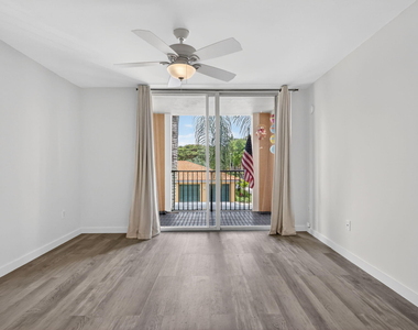 103 Yacht Club Way - Photo Thumbnail 12