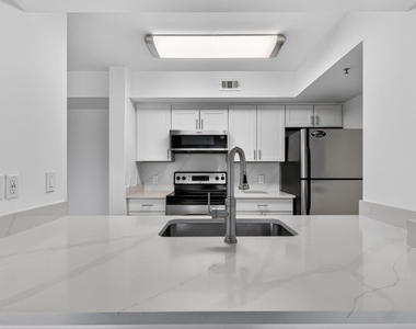 103 Yacht Club Way - Photo Thumbnail 21