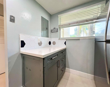 7450 Nw 17th Street - Photo Thumbnail 5