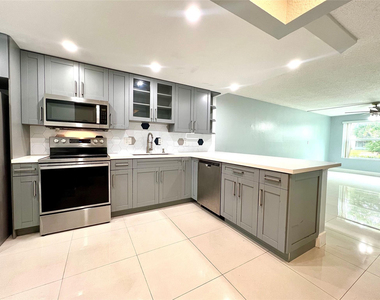 7450 Nw 17th Street - Photo Thumbnail 2