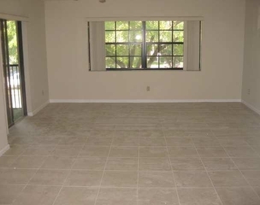 3665 Nw 94th Avenue - Photo Thumbnail 10