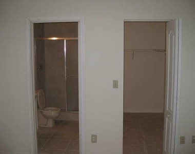 3665 Nw 94th Avenue - Photo Thumbnail 15
