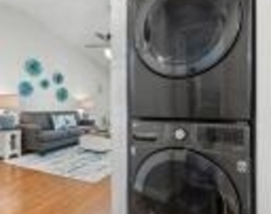 3130 Millwood Terrace - Photo Thumbnail 19