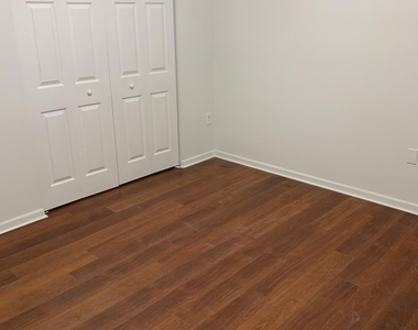 2080 Greenview Shores Boulevard - Photo Thumbnail 4