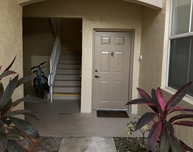 2080 Greenview Shores Boulevard - Photo Thumbnail 1