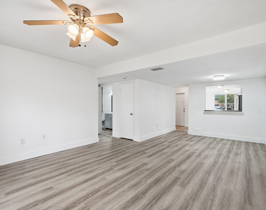 3832 Nw 90th Avenue - Photo Thumbnail 9