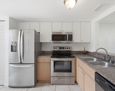 3832 Nw 90th Avenue - Photo Thumbnail 3