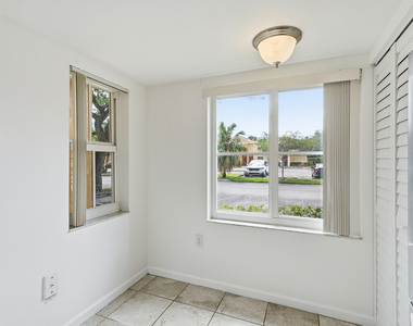 3832 Nw 90th Avenue - Photo Thumbnail 5