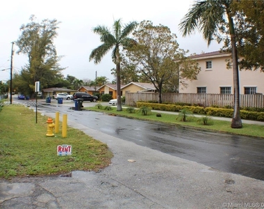 719 Sw 7th Street - Photo Thumbnail 9