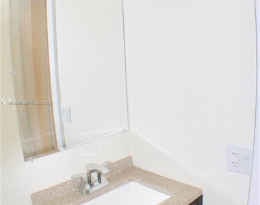 719 Sw 7th Street - Photo Thumbnail 6
