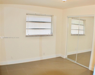 719 Sw 7th Street - Photo Thumbnail 5