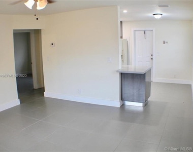 719 Sw 7th Street - Photo Thumbnail 4