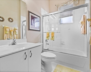 7940 Rockford Road - Photo Thumbnail 16