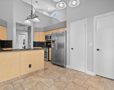 1714 Shoreside Circle - Photo Thumbnail 5