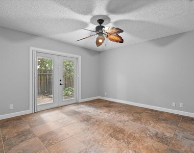 1714 Shoreside Circle - Photo Thumbnail 9