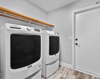 1714 Shoreside Circle - Photo Thumbnail 17