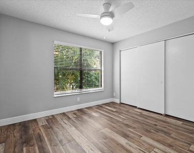 1714 Shoreside Circle - Photo Thumbnail 14