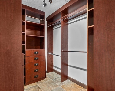 1714 Shoreside Circle - Photo Thumbnail 11
