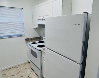 510 24th Avenue N - Photo Thumbnail 4