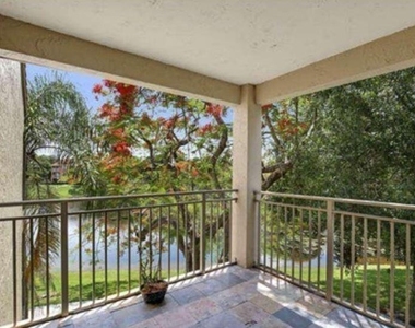 1745 Palm Cove Boulevard - Photo Thumbnail 7