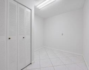 601 S Seas Drive - Photo Thumbnail 8