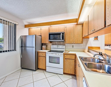 601 S Seas Drive - Photo Thumbnail 5