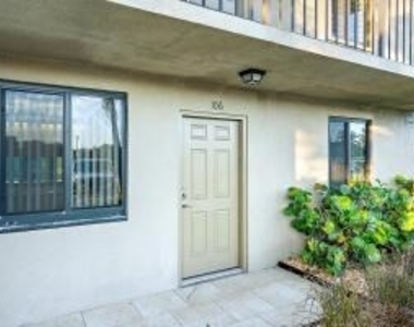 601 S Seas Drive - Photo Thumbnail 3