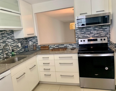 2500 Fiore Way - Photo Thumbnail 8