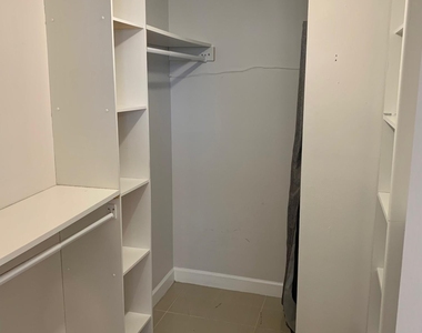 2500 Fiore Way - Photo Thumbnail 13