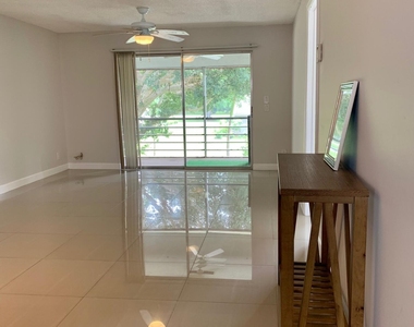 2500 Fiore Way - Photo Thumbnail 4