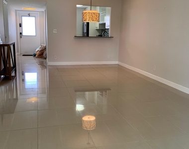 2500 Fiore Way - Photo Thumbnail 6