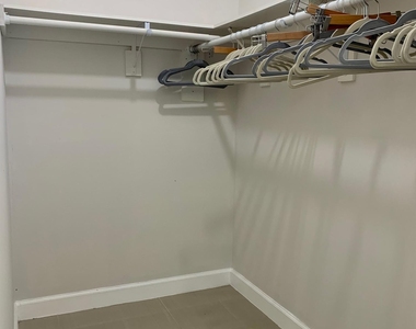 2500 Fiore Way - Photo Thumbnail 16