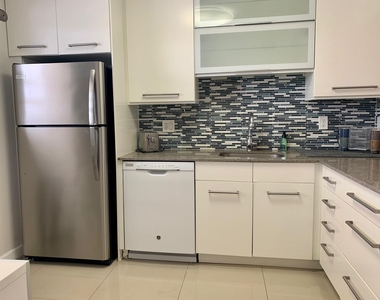 2500 Fiore Way - Photo Thumbnail 7