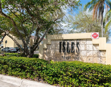 417 Vista Isles Drive - Photo Thumbnail 24