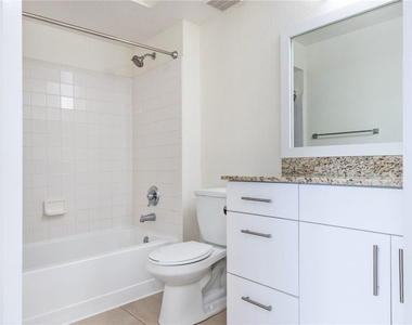 417 Vista Isles Drive - Photo Thumbnail 15