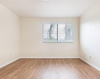 417 Vista Isles Drive - Photo Thumbnail 19