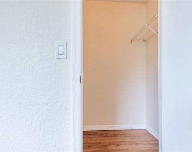 417 Vista Isles Drive - Photo Thumbnail 14