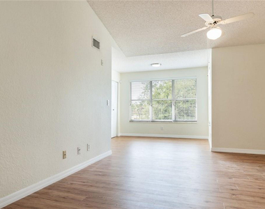 417 Vista Isles Drive - Photo Thumbnail 9