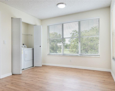 417 Vista Isles Drive - Photo Thumbnail 11