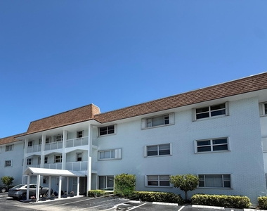 110 Shore Court - Photo Thumbnail 6