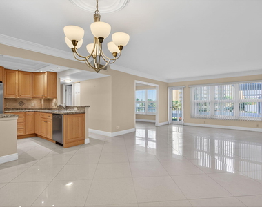 405 N Ocean Boulevard - Photo Thumbnail 9