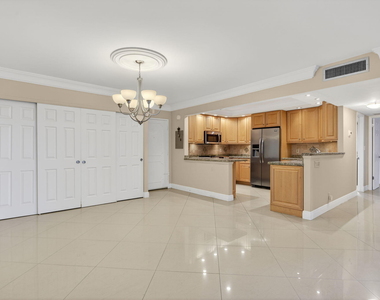 405 N Ocean Boulevard - Photo Thumbnail 2
