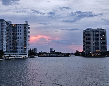17500 N Bay Road - Photo Thumbnail 17