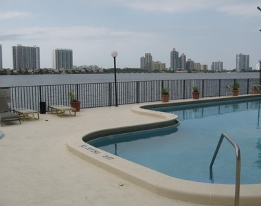 17500 N Bay Road - Photo Thumbnail 6